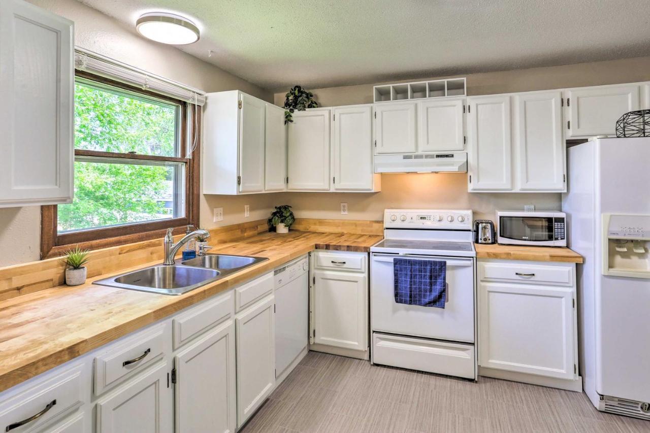 Charming Rapid City Apartment Walk To Lake! エクステリア 写真